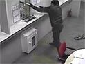 На Ставрополье должник с топором пытался ограбить банк и избил охранника На Ставрополье должник с топором пытался ограбить банк и избил охранника