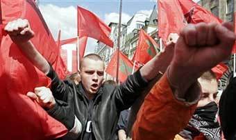 Шествие "Авангарда Красной Молодежи". Фото AFP