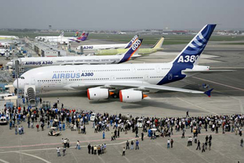  Airbus A380.    lifedistilled.com