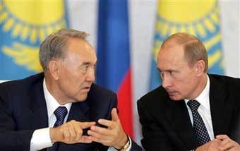 Нурсултан Назарбаев и Владимир Путин. Фото AFP, архив