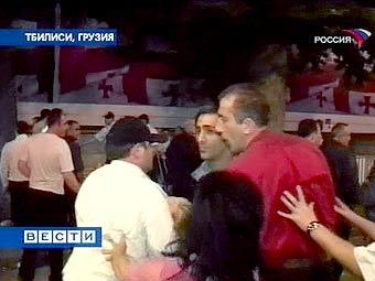 Разгон митинга в Тбилиси. Кадр телеканала "Россия" 