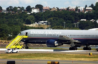  United Airlines  ,  AFP