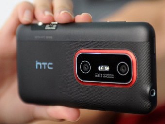  HTC EVO 3D,  ©AFP